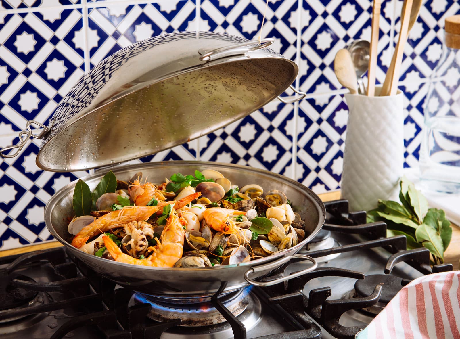 Portugiesische Cataplana de Mariscos GenussMAGAZIN